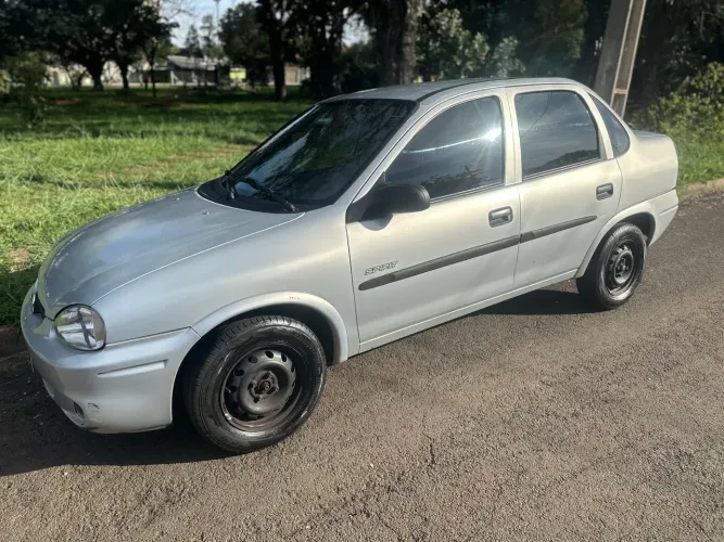 Chevrolet Corsa SED Class.spirit 1.0/1.0 Flexpower (álcool) 2005