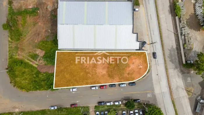 Terreno comercial à venda no bairro Vila Industrial