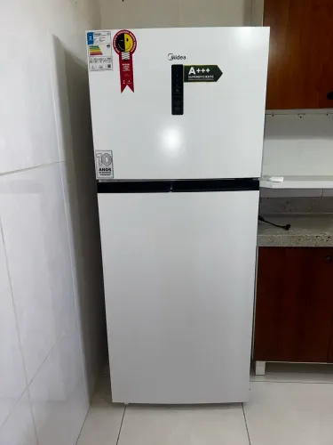 Geladeira Mideia 3 anos de uso