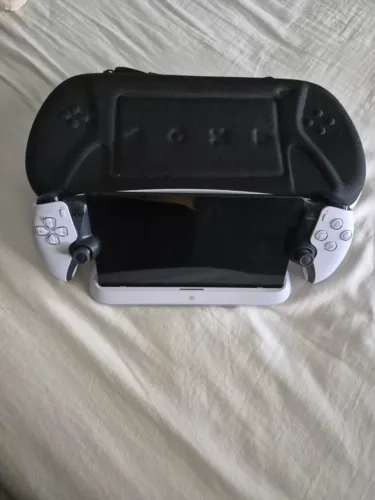 Playstation Portal (PS Portal) + Case de Transporte + Suporte Carregador - Excelente