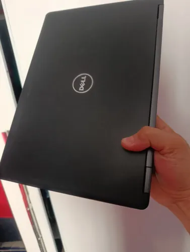 Notebook top da Dell com processador Intel Corei5, SSD nvme de 256 gigas, 8 gigas de RAM