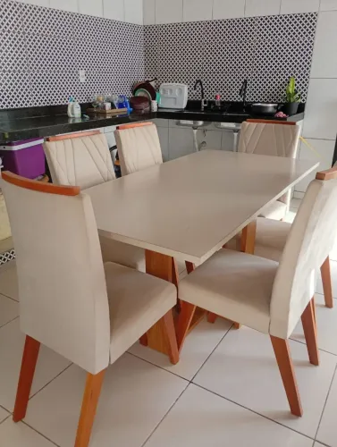 MESA COM 6 CADEIRAS
