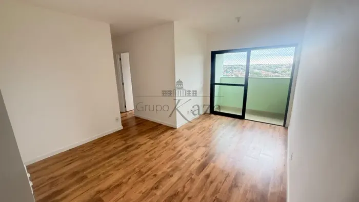 Apartamento - Edifício Vale das Flores - Jardim América - 3 Dormitórios - 62m².