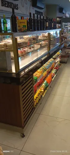 Mesa refrigerada para Pães e Bolos.