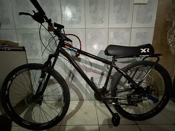 Bicicleta aro 29, 21 marchas e freios a disco - completa