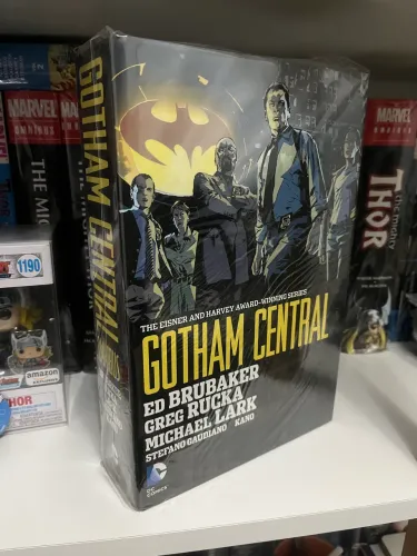 Gotham central omnibus em inglês
