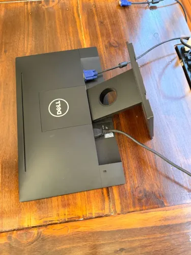 Monitor Dell 18,5" LED E1916H - VGA e DisplayPort - com cabos