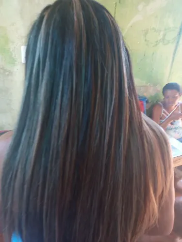 Colocação de megahair 