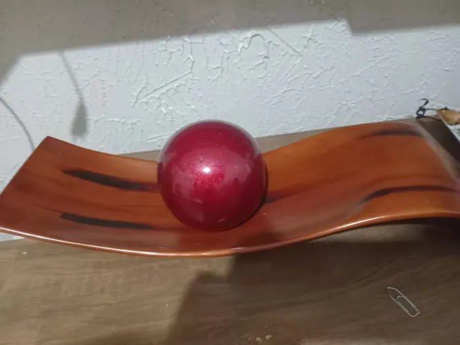 Enfeite de mesa com bola cerâmica