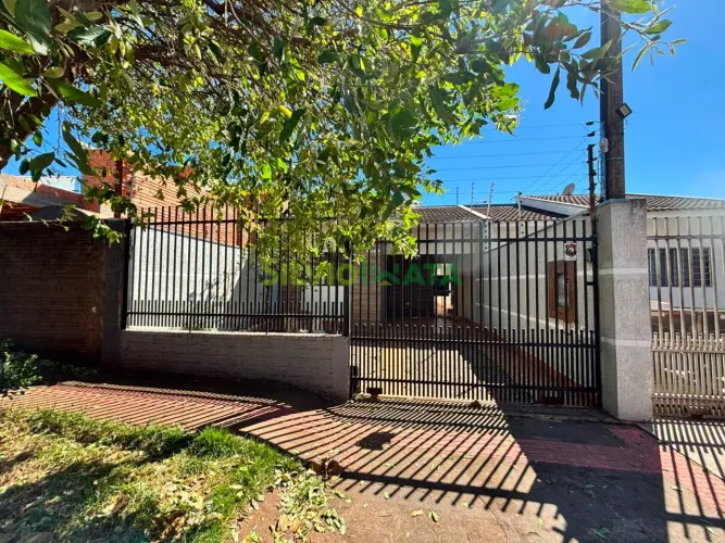 EXCELENTE CASA, 03 QUARTOS SENDO 01 SUÍTE PARA MORAR, PRÓXIMO DA AV. JOAQUIM DUARTE MOLEIR