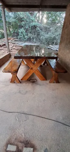 Vendo uma mesa