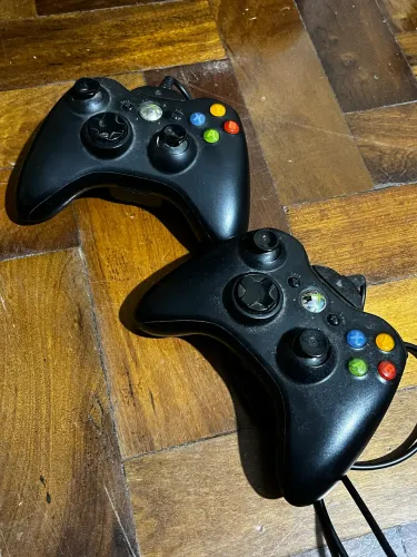 Dois controles X BOX 360