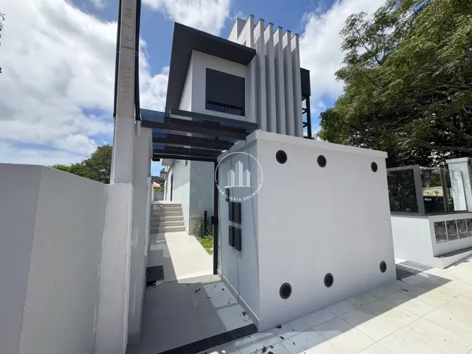 Casa 3 Quartos com 3 Suítes e 173m² - Córrego Grande