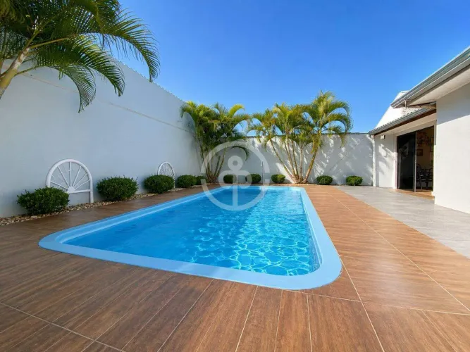CASA TERREA C/PISCINA E 04 DORMITÓRIOS NO UNIVERSITÁRIO