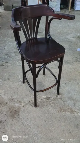 Banqueta Alta de madeira maciça (estilo thonet /antiga)