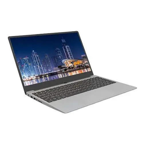 Concerto de notebook e computador de mesa .