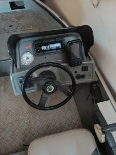 Vendo lancha casco alumínio motor 50HP