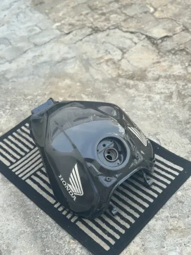 Tanque CB 650r