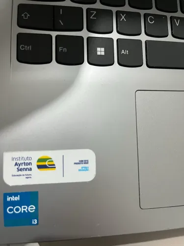 Lenovo IdeaPad 1 15IAU7 i3