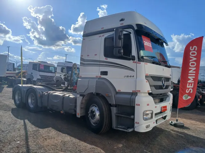 Mercedes-Benz Axor 2644 S/36 6X4E5 2022/2022 Vamos Seminovos Regente Feijó