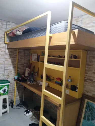 Cama alta / beliche planejada com escrivaninha