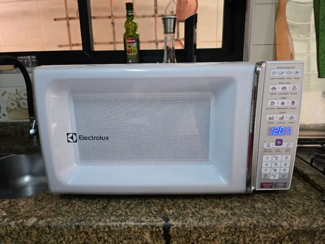 Micro-ondas Electrolux - Modelo ME044 127v, volume 34.