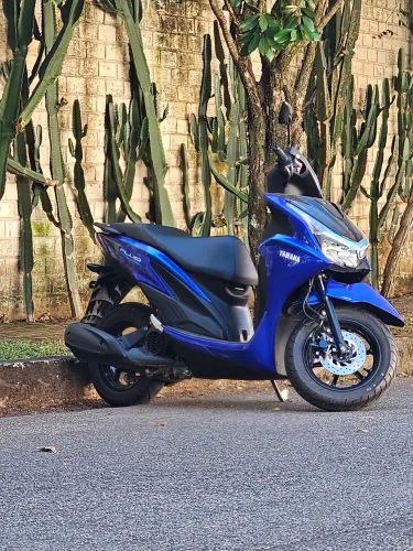 Vendo Yamaha Fluo 2026 Híbrido com 1007Km!