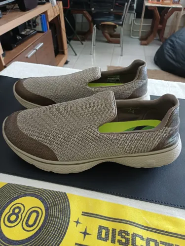 Tênis original Skechers Gowalk 4 - novo