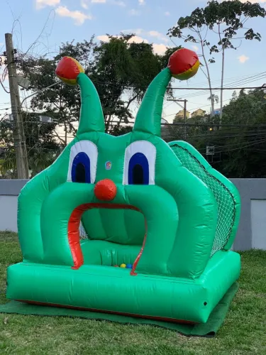 Vendo casinha de bolinha inflável 