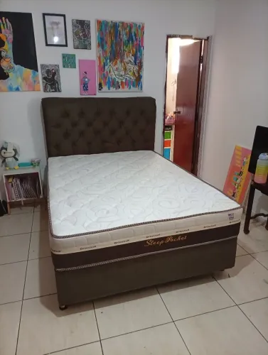 Cama casal de qualidade com cabeceira
