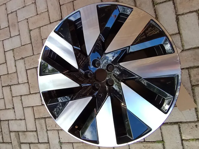 Vendo roda volvo xc90 com avarias 