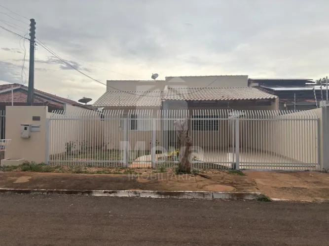 Casa com 4 dormitórios 406 Norte