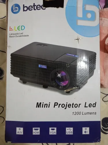 Mini projetor e tela de projeção 1,80
