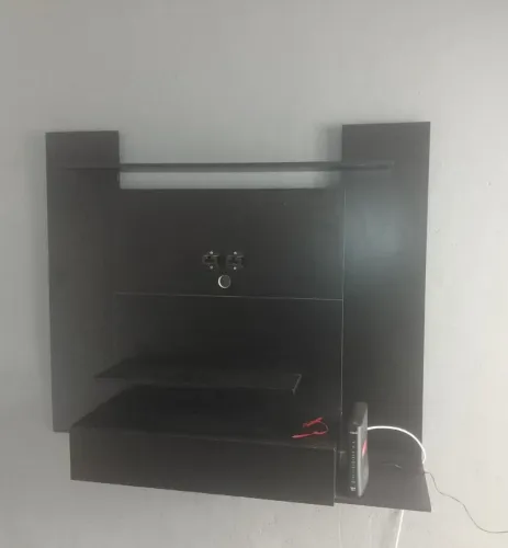 Painel parede preto para tv até 50 polegadas 1 gavete e 4 prateleiras