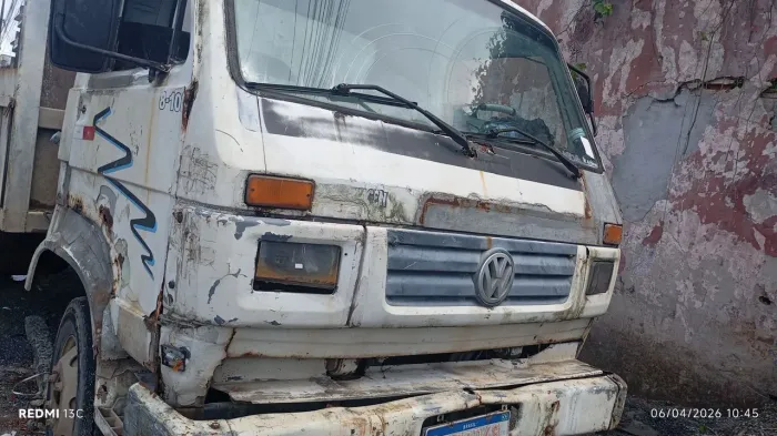 Caminhão de trabalho mecânica boa .só precisa retomar a gabine.