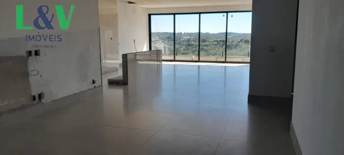 Ótima casa à venda no condomínio Santa Isabel fase II.