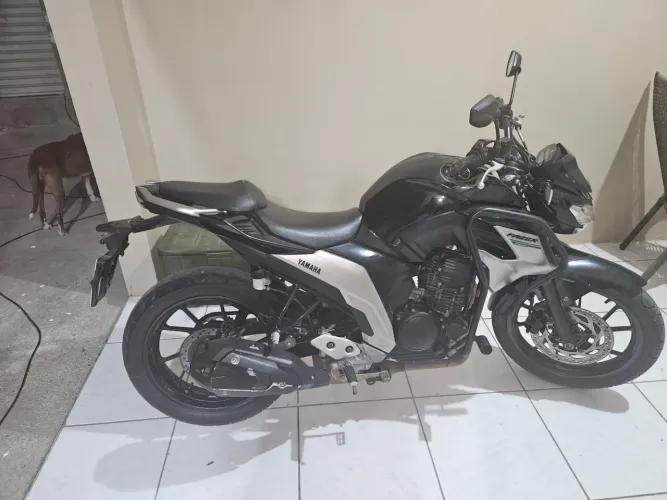 Fazer FZ25