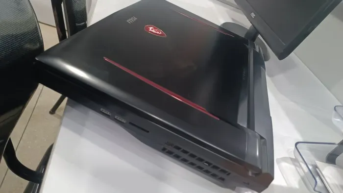 Notebook Gamer MSI Titan Pro | GTX 1080 8GB | 64GB RAM + 2TB SSD | i7