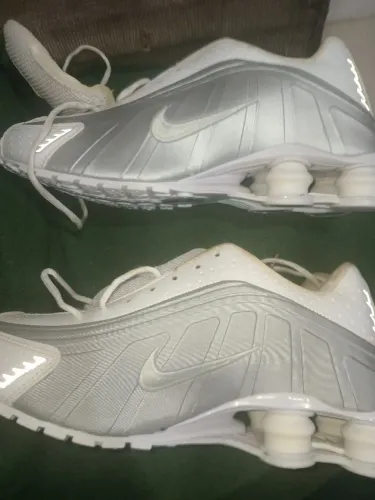 Tenis nike shox branco 4 molas ( novo jamais usado)  (similar)