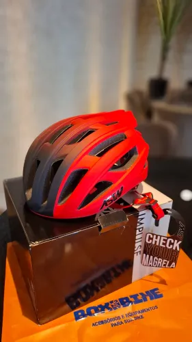 Capacete de ciclismo ASW - M . Série especial