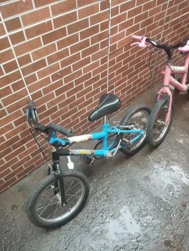 Vendo duas bicicletas infantil aro 16 seminovas