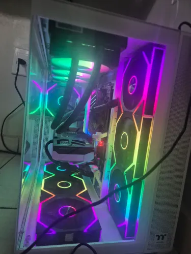 PC Gamer RTX 5060ti 8GB.