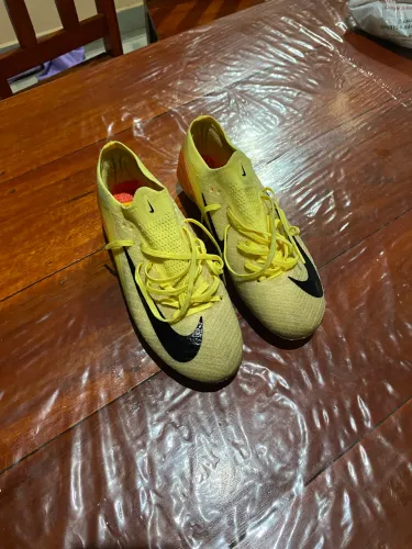 Chuteira de Campo Nike 39