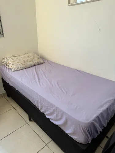 Cama solteiro em bom estado