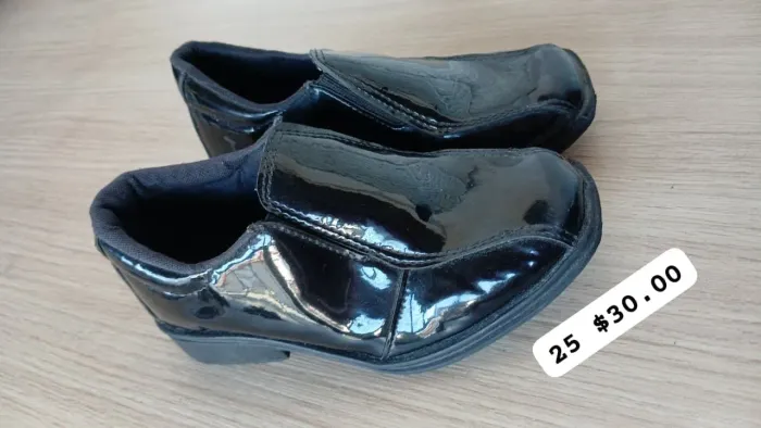 Sapato social infantil 25 novíssimo $30.00