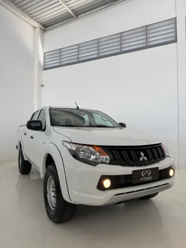 Mitsubishi TRITON GL AT 4X4 2023