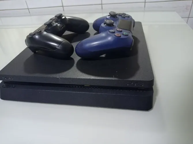 PS4 Usado, Dois controles originais + 7 jogos