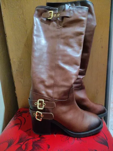 Vendo bota de montaria cano longo