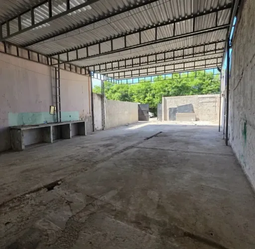 BS IMOBILIÁRIA ALUGA galpão comercial em excelente localização medindo 260m², no melhor po