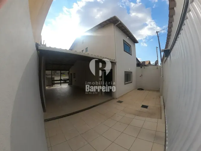 Casa com ótimo acabamento no Bonsucesso (Barreiro)